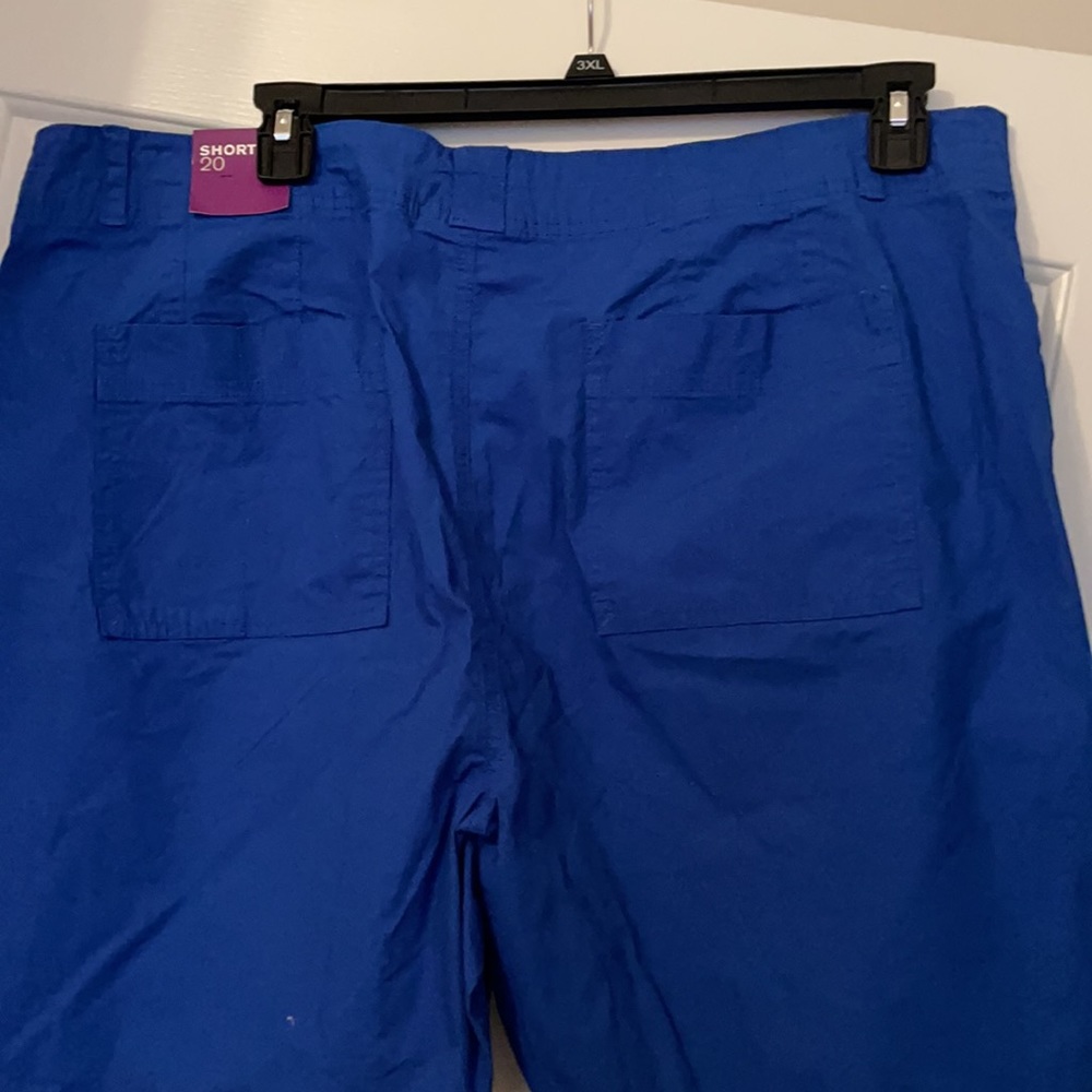Shorts - Picture 6 of 7